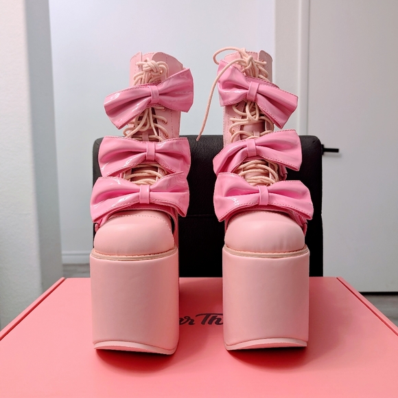 SOLD NIB Sugar Thrillz Big Bow Traitor Boots - Picture 2 of 11